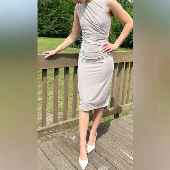 Venus woman’s xsmall cocktail dress. Beautiful sleeveless date nights,graduation - Picture 3 of 15